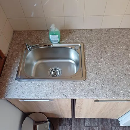 ゲストハウス Lili ペトリチ